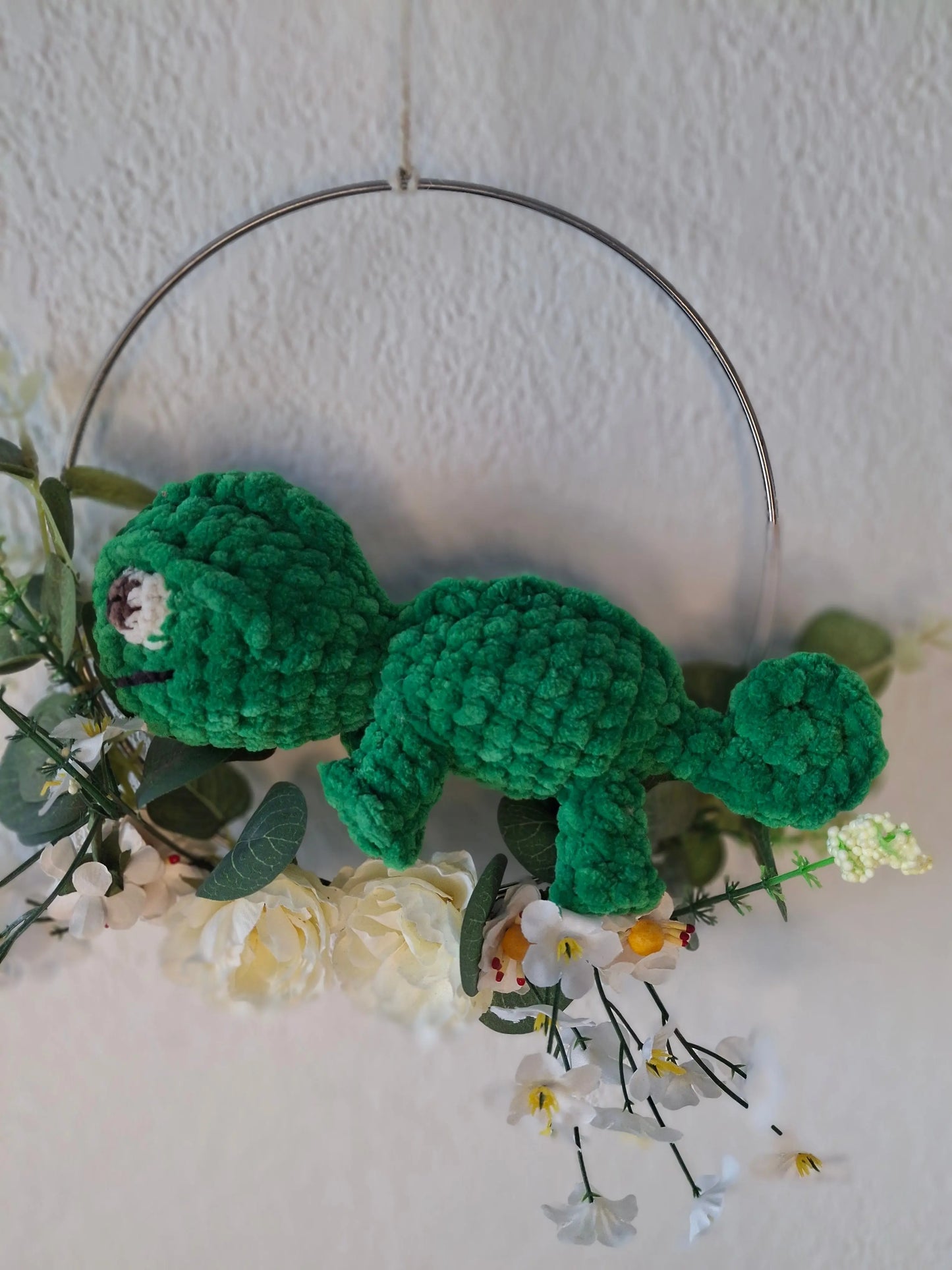 đŠâš Adoptez Pascal, le CamĂ©lĂ©on de Raiponce â Peluche Fait Main ! KREYOLIACROCHET