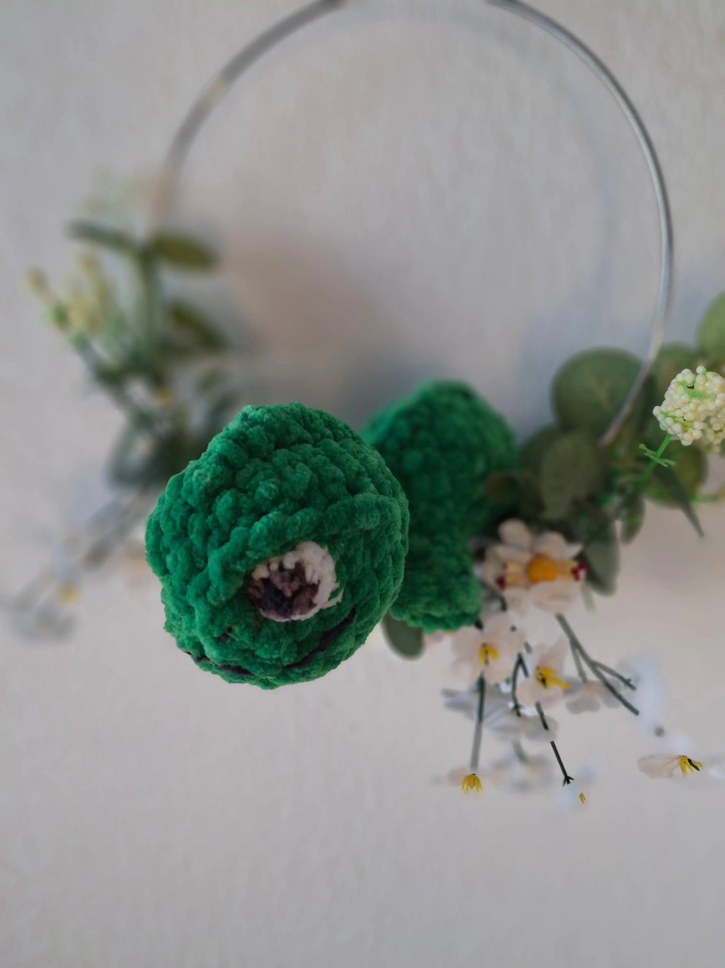 🦎✨ Adoptez Pascal, le Caméléon de Raiponce – Peluche Fait Main ! KREYOLIACROCHET